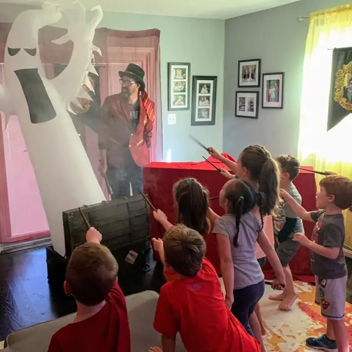 Read more about the article Wands and Wonders: Adam Stone’s Harry Potter Magic Show Delights All Ages